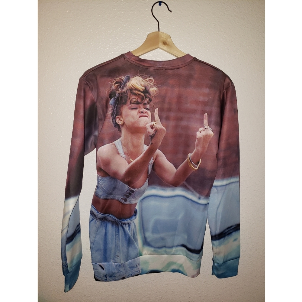 Rihanna Sweater NEW!! - Picture 2 of 4